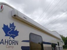 Ahorn Renault Camp T 690 - 5