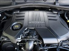Jaguar F-Pace 30d AWD S PANO TAŽNÉ MERIDIAN - 42
