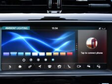 Jaguar F-Pace 30d AWD S PANO TAŽNÉ MERIDIAN - 31