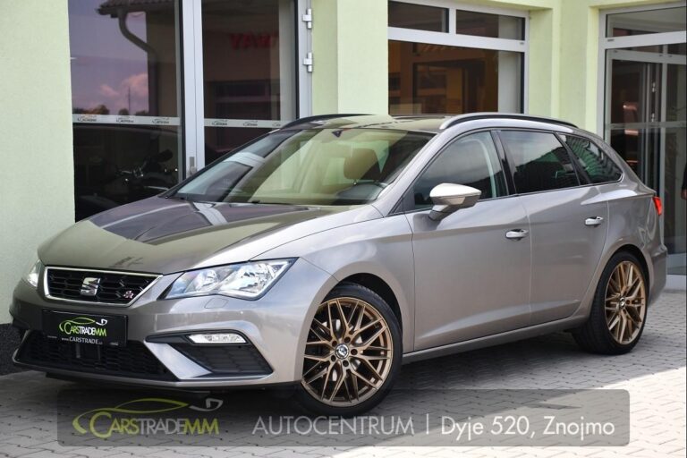 Seat Leon FR 2.0TDi NAVI CARPLAY PANO - 1