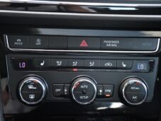 Seat Leon FR 2.0TDi NAVI CARPLAY PANO - 25