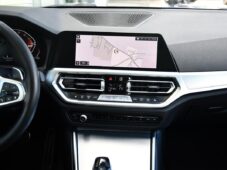 BMW Řada 3 320d xDrive M-SPORT PANO ČR 1M - 6