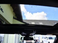 BMW Řada 3 320d xDrive M-SPORT PANO ČR 1M - 23
