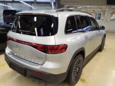 Mercedes-Benz EQB 350 4MATIC Rezervace - 3