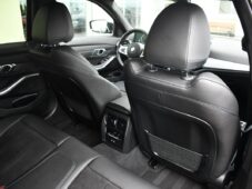 BMW Řada 3 320d xDrive M-SPORT ČR 1.M - 15