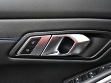 BMW Řada 3 320d xDrive M-SPORT ČR 1.M - 27