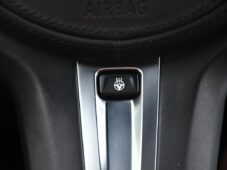 BMW Řada 3 320d xDrive M-SPORT ČR 1.M - 32