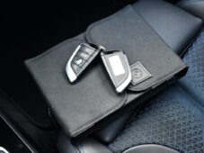 BMW Řada 1 116d ČR TAŽNÉ HUD M-SPORT - 44