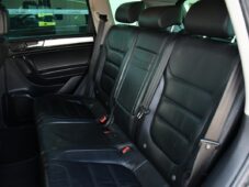 Volkswagen Touareg 3.0TDi V6 DSG 4M NAVI TAŽNÉ - 19