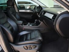 Volkswagen Touareg 3.0TDi V6 DSG 4M NAVI TAŽNÉ - 16
