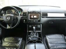 Volkswagen Touareg 3.0TDi V6 DSG 4M NAVI TAŽNÉ - 4