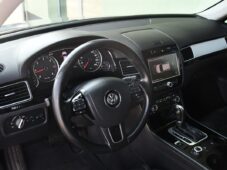 Volkswagen Touareg 3.0TDi V6 DSG 4M NAVI TAŽNÉ - 14