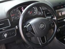 Volkswagen Touareg 3.0TDi V6 DSG 4M NAVI TAŽNÉ - 15