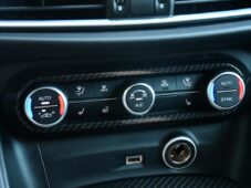 Alfa Romeo Stelvio VELOCE Ti Q4 2.0CARBON CARPLAY - 33