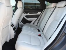 Jaguar F-Pace D200 AWD R-DYNAMIC ZÁRUKA PANO - 18
