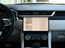 Jaguar F-Pace D200 AWD R-DYNAMIC ZÁRUKA PANO - 6