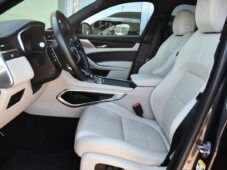 Jaguar F-Pace D200 AWD R-DYNAMIC ZÁRUKA PANO - 12