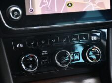Škoda Superb 2.0TDi 147kW SCOUT DCC ACC ČR - 28