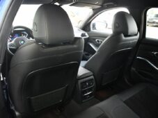BMW Řada 3 320D xDrive M-SPORT REZERVACE - 18