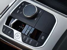 BMW Řada 3 320D xDrive M-SPORT REZERVACE - 40