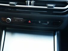 BMW Řada 3 320D xDrive M-SPORT ČR 1.M - 35
