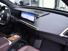 BMW iX xDrive40 H/K TAŽNÉ ČR - 16