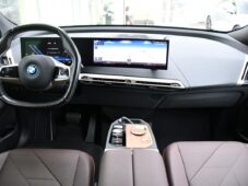 BMW iX xDrive40 H/K TAŽNÉ ČR - 4