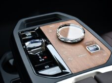 BMW iX xDrive40 H/K TAŽNÉ ČR - 26