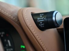 Lexus LC 500 5.0 V8 SPORT+ MARK LEVI - 40