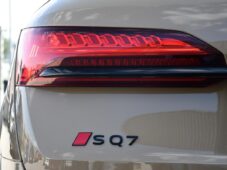 Audi SQ7 4.0TFSI V8 FACELIFT NOVÉ 1.M - 51