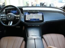 Mercedes-Benz Třídy E 200 4M ZÁRUKA HUD 1M ČR - 24