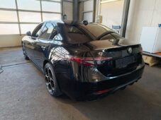 Alfa Romeo Giulia 2.0 Turbo 16V 206kW AT8-Q4 Vel - 2