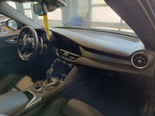 Alfa Romeo Giulia 2.0 Turbo 16V 206kW AT8-Q4 Vel - 8