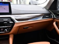 BMW Řada 5 530d LUXURY LINE LASER K360° - 7