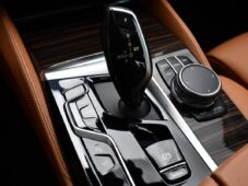 BMW Řada 5 530d LUXURY LINE LASER K360° - 24