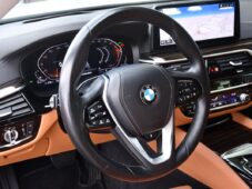 BMW Řada 5 530d LUXURY LINE LASER K360° - 15