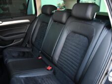 Volkswagen Passat 2.0TDi HIGHLINE PANORAMA ACC - 19
