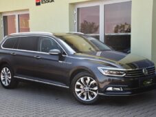 Volkswagen Passat 2.0TDi HIGHLINE PANORAMA ACC - 1