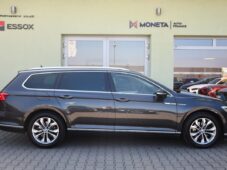 Volkswagen Passat 2.0TDi HIGHLINE PANORAMA ACC - 11