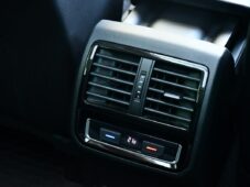 Volkswagen Passat 2.0TDi HIGHLINE PANORAMA ACC - 24