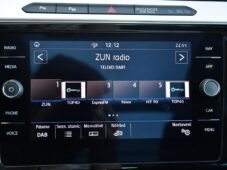 Volkswagen Passat 2.0TDi HIGHLINE PANORAMA ACC - 32