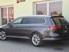 Volkswagen Passat 2.0TDi HIGHLINE PANORAMA ACC - 2