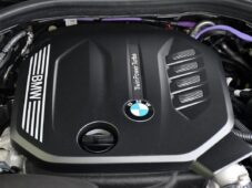 BMW Řada 3 320d xDrive M-SPORT 1M ČR - 40