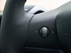 Tesla Model Y LONG RANGE DUAL MOTOR AWD - 23