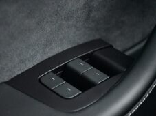 Tesla Model Y LONG RANGE DUAL MOTOR AWD - 41