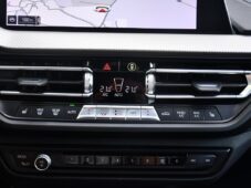 BMW Řada 2 218i M-SPORT LED HUD 1M ČR - 24