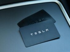 Tesla Model 3 STANDARD PLUS - 36