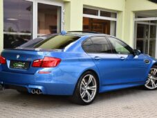 BMW M5 4.4 V8 NVISION HUD TOP STAV ČR - 3