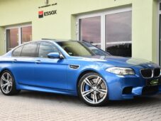 BMW M5 4.4 V8 NVISION HUD TOP STAV ČR - 1