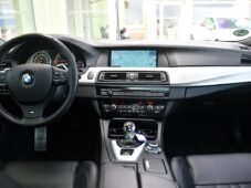 BMW M5 4.4 V8 NVISION HUD TOP STAV ČR - 4